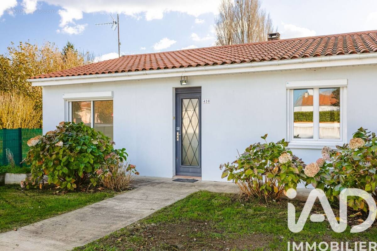 Photo 1 - Maison à SAINT-LAURENT-DE-LA-PREE