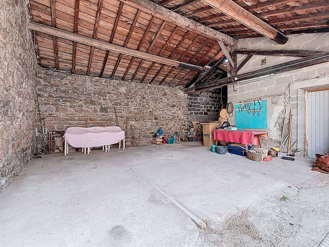 Maison à SAINT-ETIENNE-DES-OULLIERES