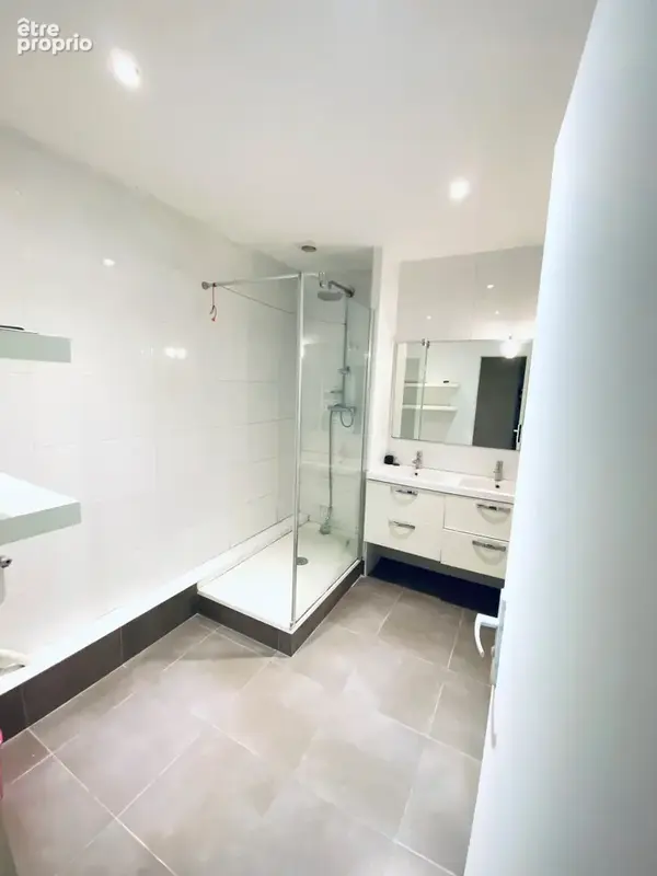 T2 loue - rue falque 13006 - photo 7