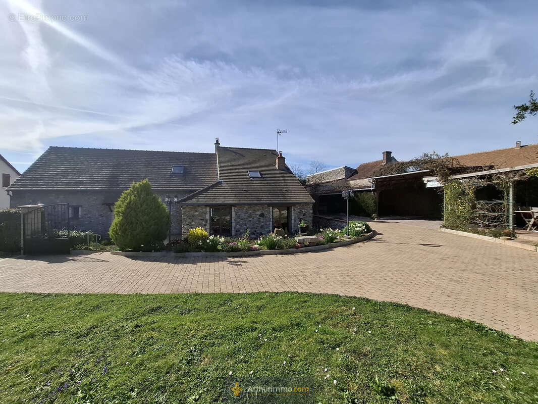 Maison à COULOMMIERS
