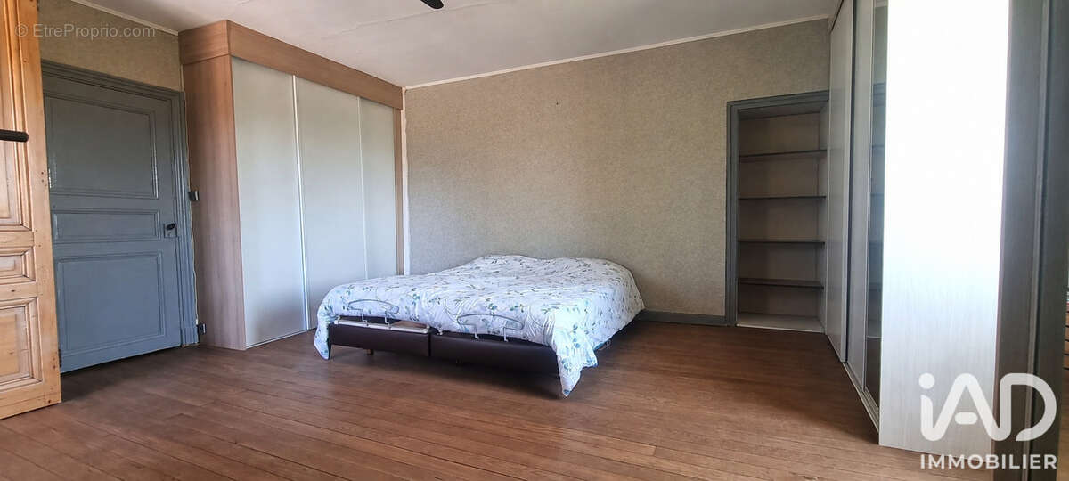 Maison 220 m² à Ronno  - photo 8