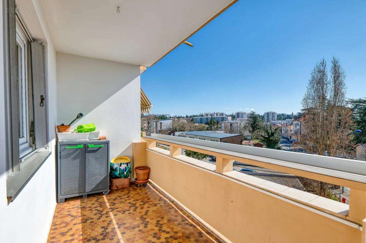 Appartement à SAINTE-FOY-LES-LYON