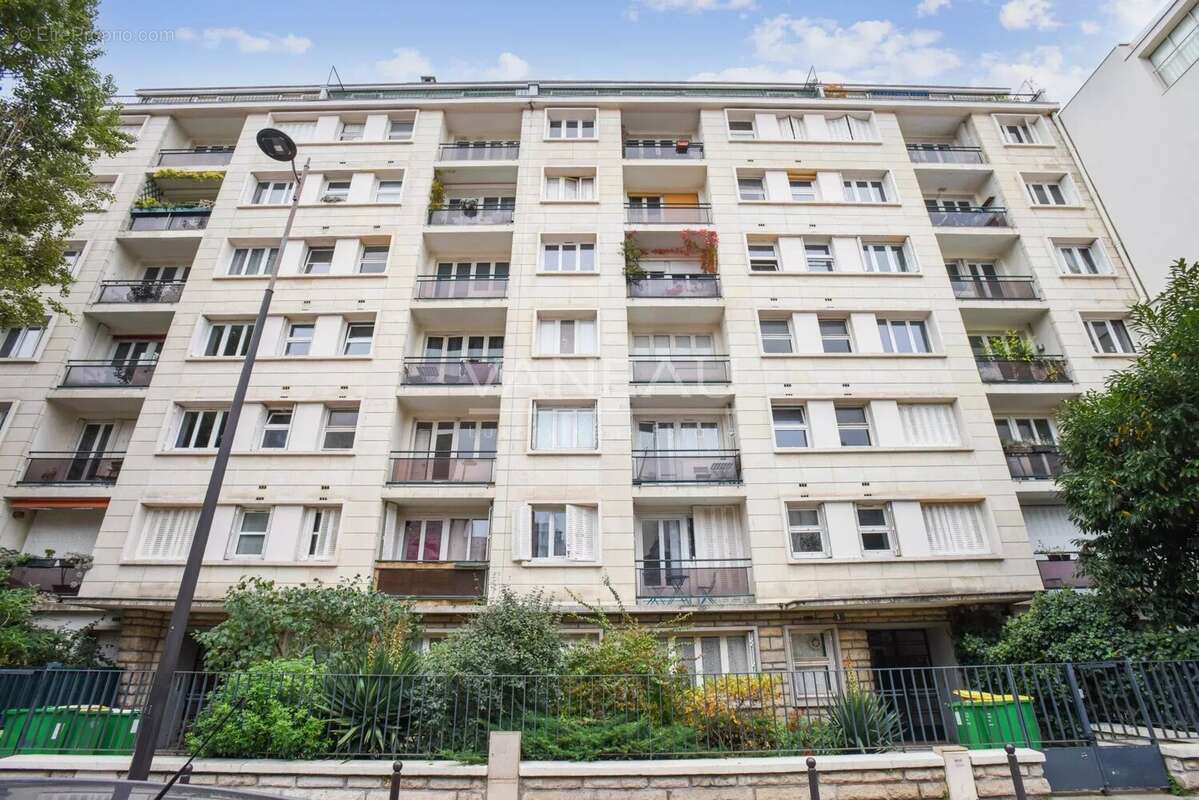 Appartement à PARIS-14E