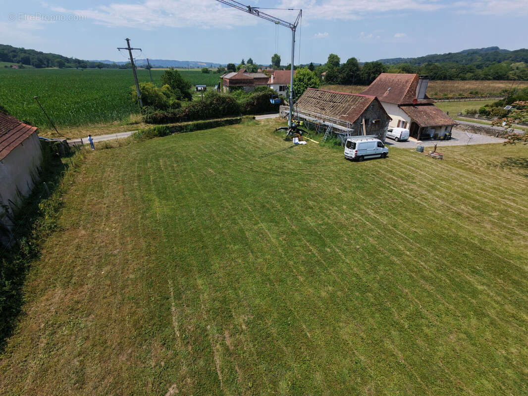 Terrain 3860 m² à Sauveterre-De-Bearn  - photo 5