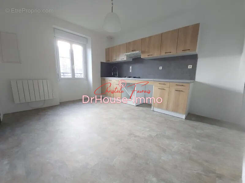 Maison à LOUVIGNE-DU-DESERT