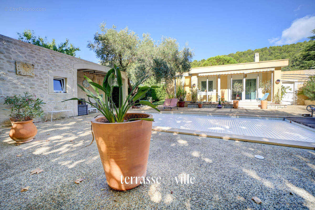 Maison à CARNOUX-EN-PROVENCE