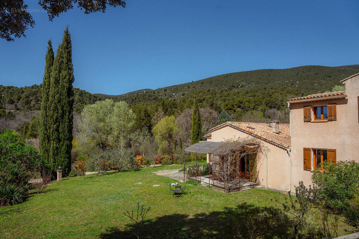 Maison à VAUGINES