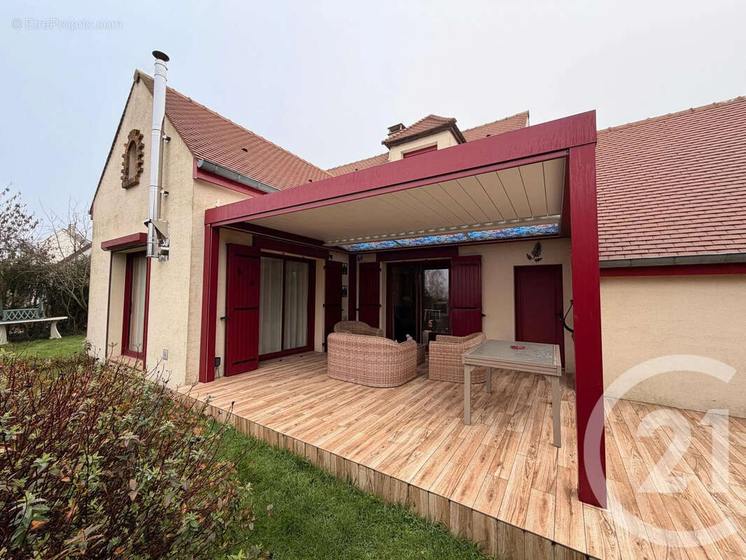 Maison à LONGPERRIER