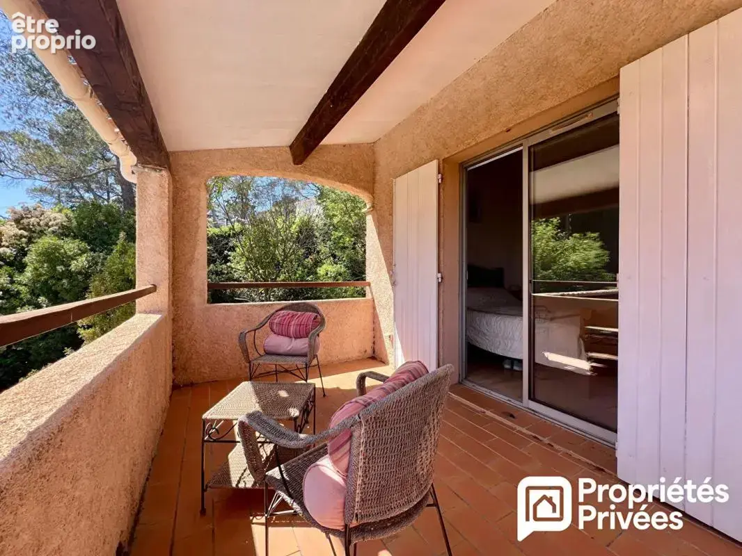 Villa 5 pièces avec piscine, terrasse et pool house - photo 10