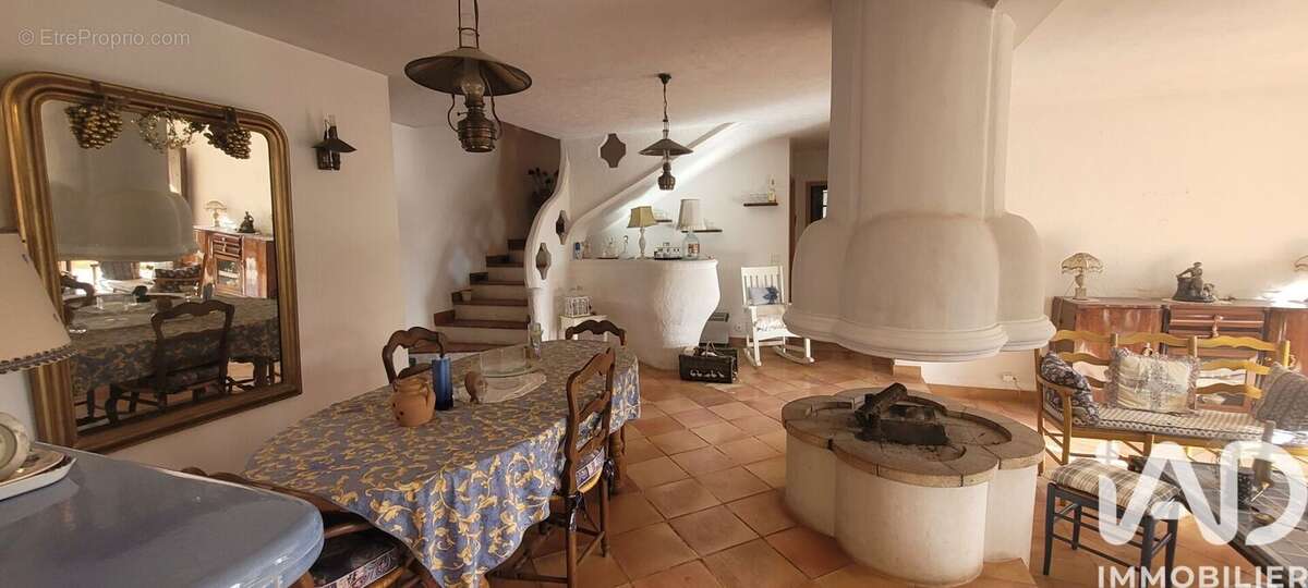 Maison 190 m² à La Roquette-Sur-Var  - photo 6