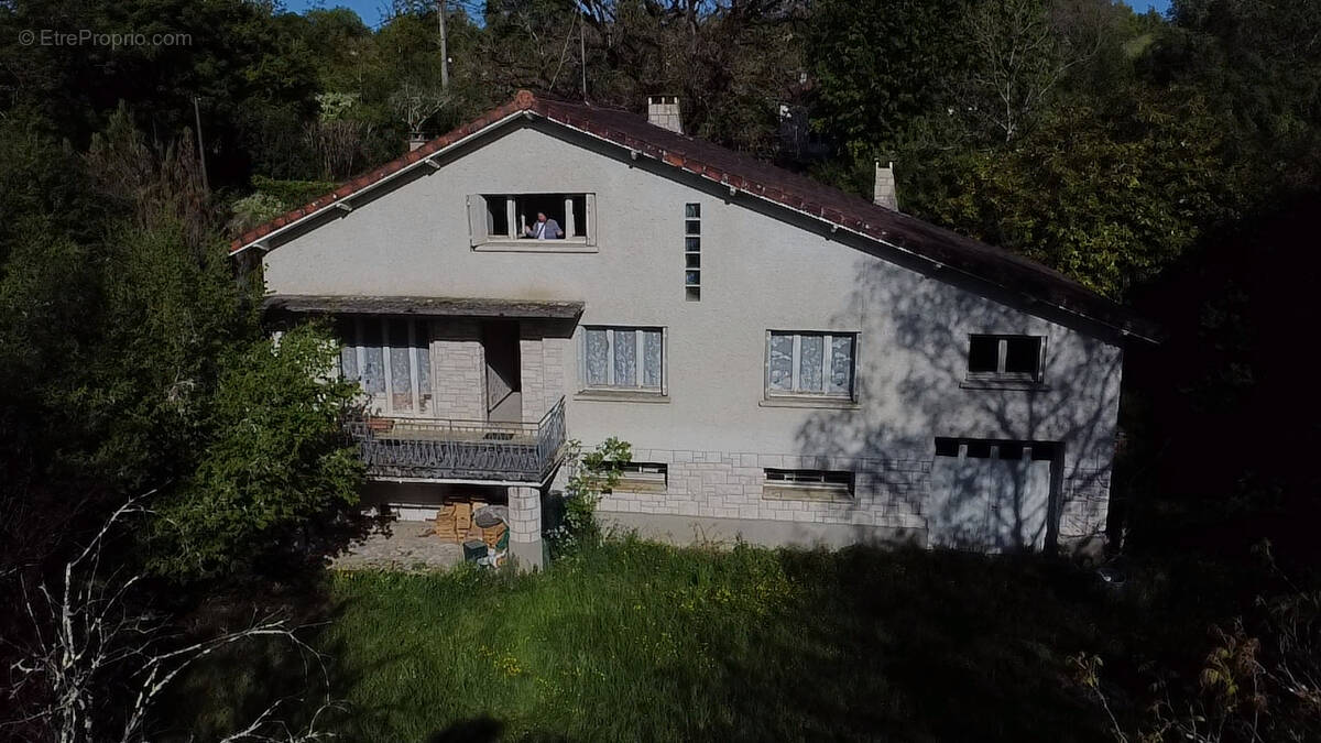 Maison à LISSAC-ET-MOURET