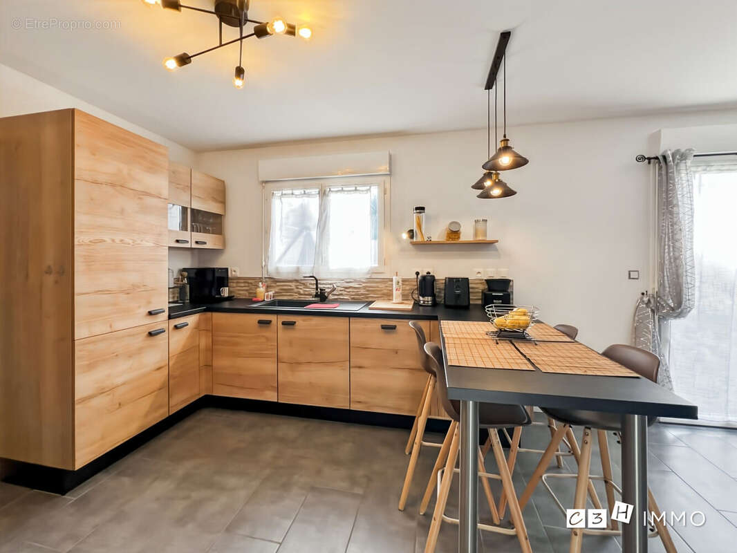 Maison à LAVERNOSE-LACASSE