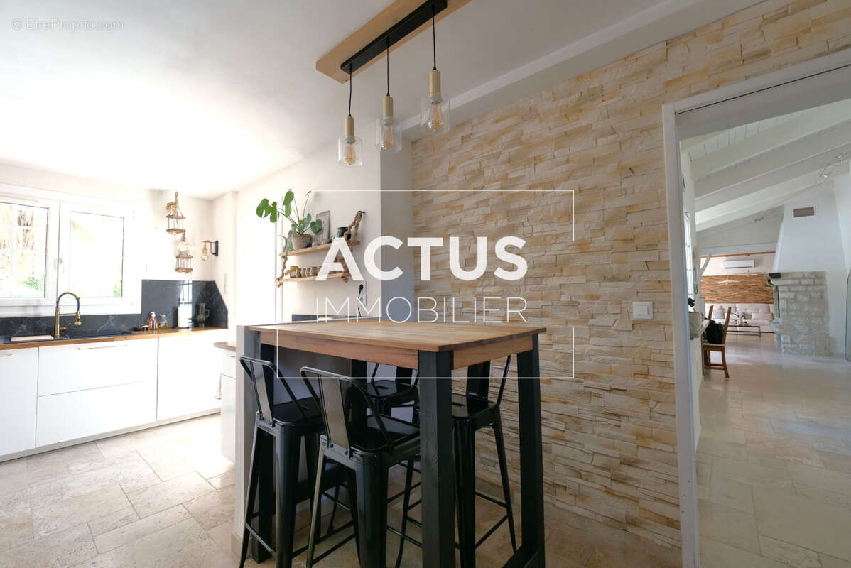 Maison 183 m² à Charleval  - photo 7