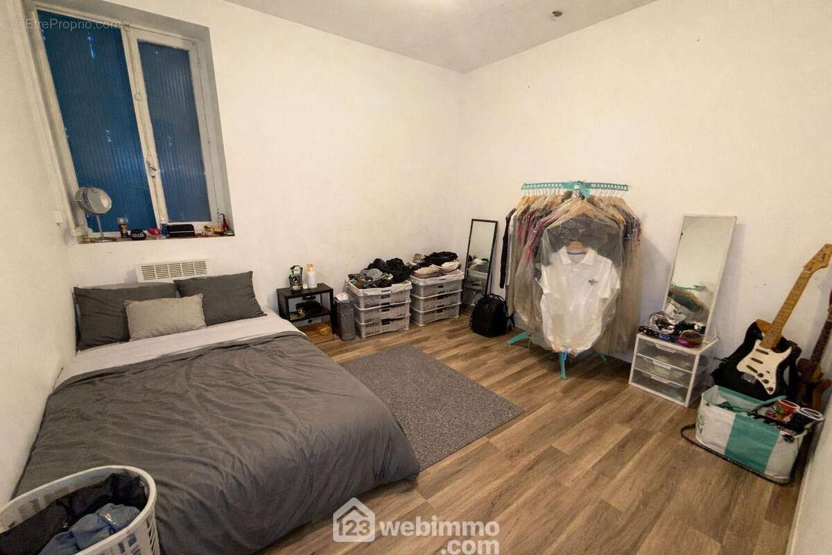 Chambre 2 maison de village - Maison à VAUVERT