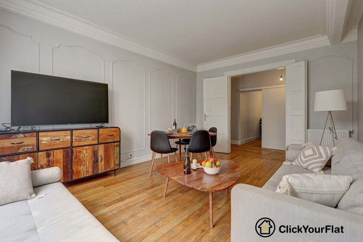 Appartement à PARIS-16E