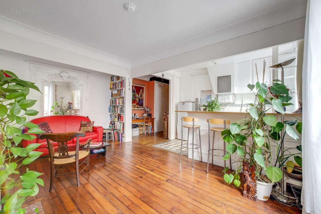 Appartement à PARIS-14E