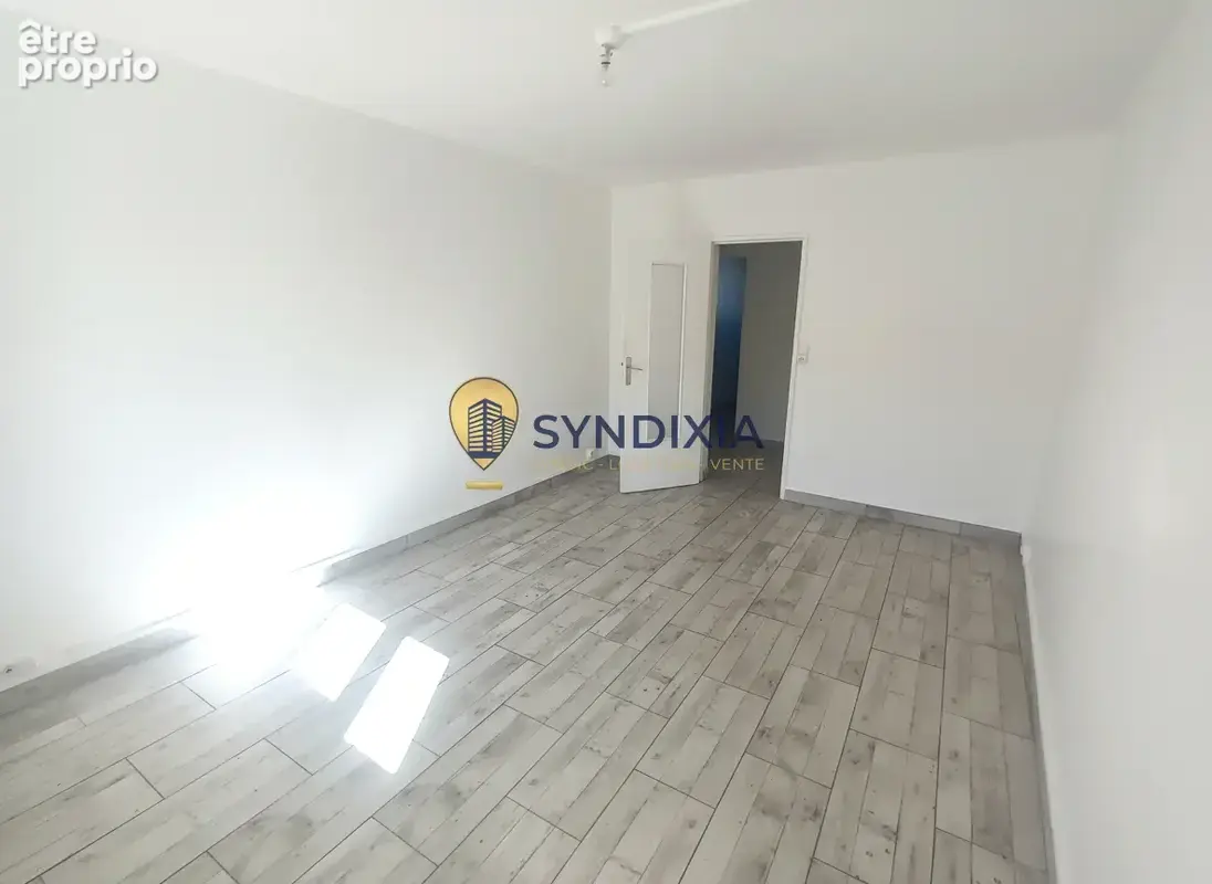 Appartement 3 pièces en RDC entièrement rénové avec garage privé - photo 5