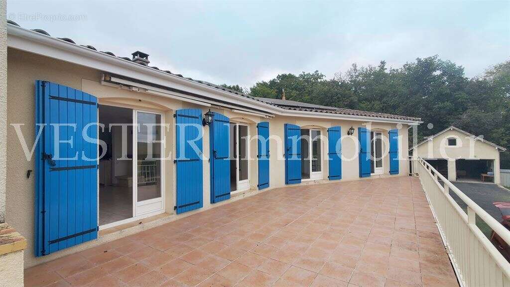 Maison à SAINT-FRONT-DE-PRADOUX