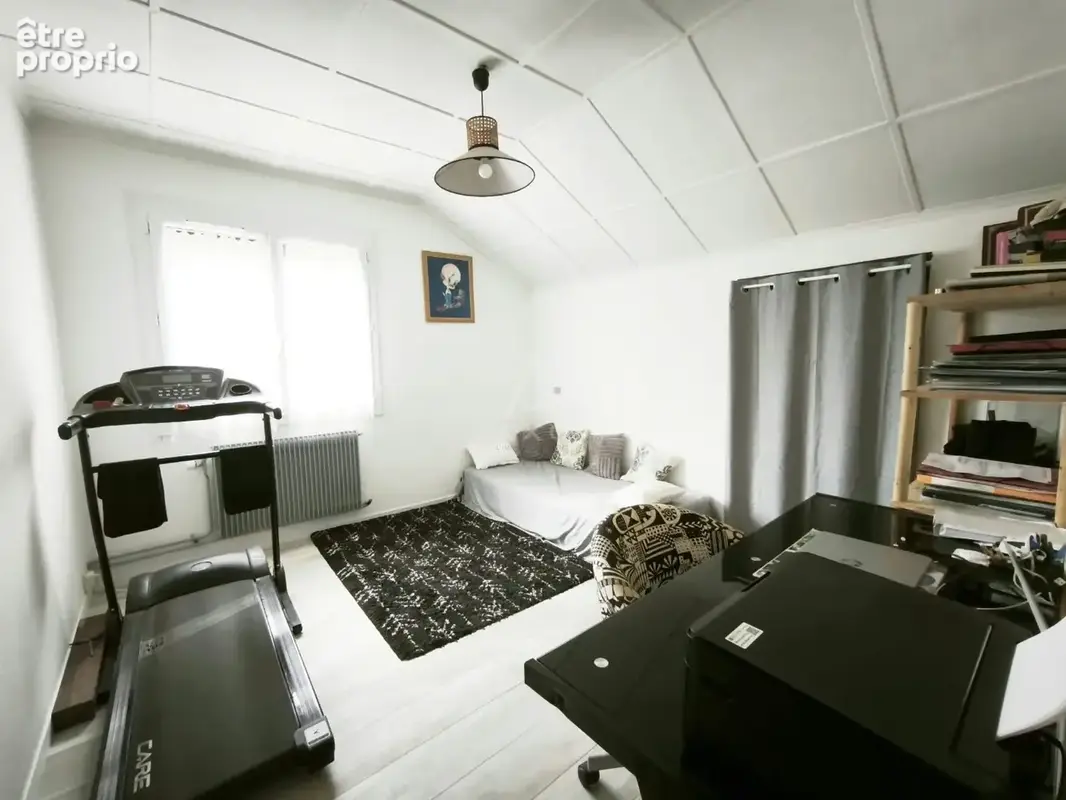 Ugine  Maison rénovée T5 sur 619 m² de terrain plat  Secteur calme - photo 12