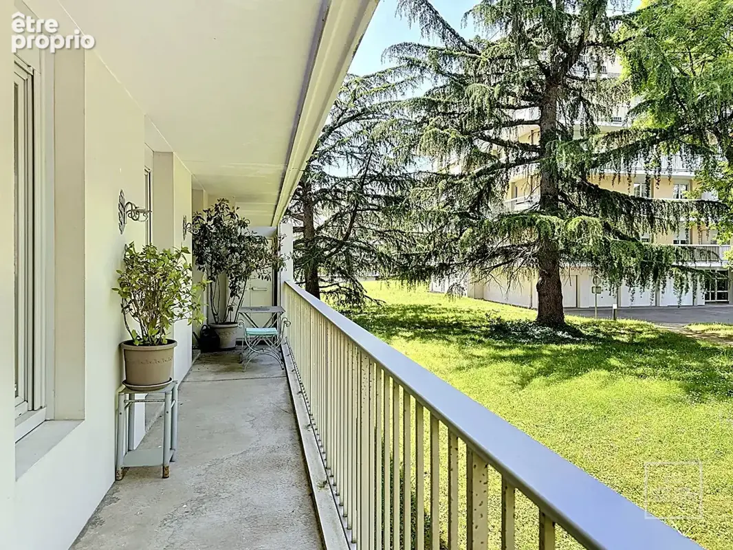 Saint Rambert,  dans un parc au calme, Appartement T3 de 75m² avec balcon de 32m² - photo 11