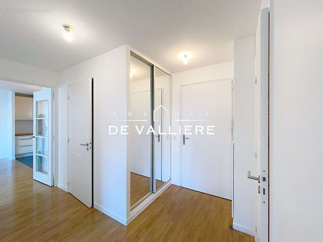 Appartement à SURESNES