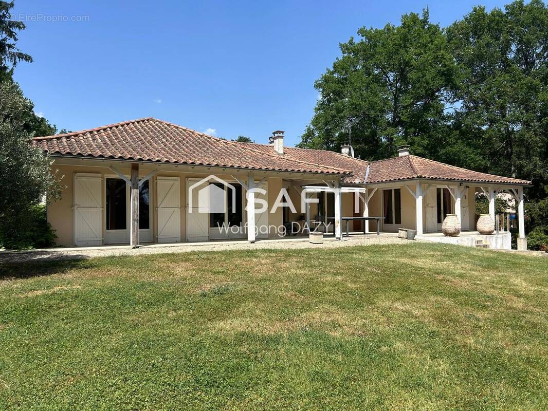 Photo 1 - Maison à SAINT-CYR