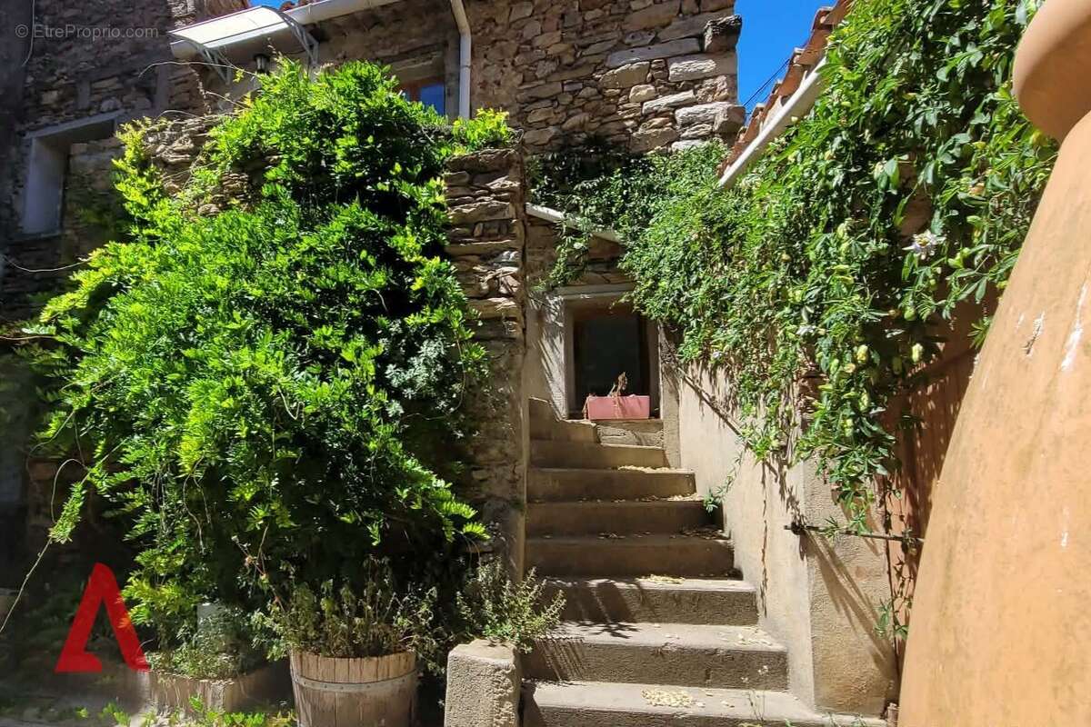 Maison à FAUGERES