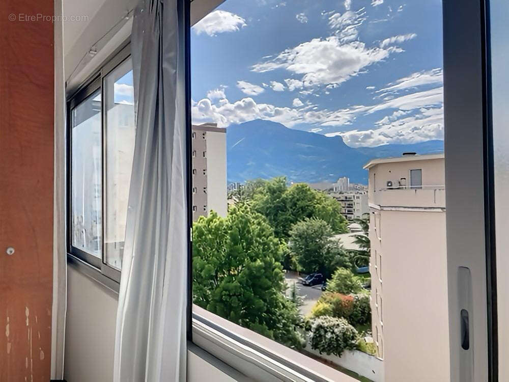 Appartement à SAINT-MARTIN-D&#039;HERES