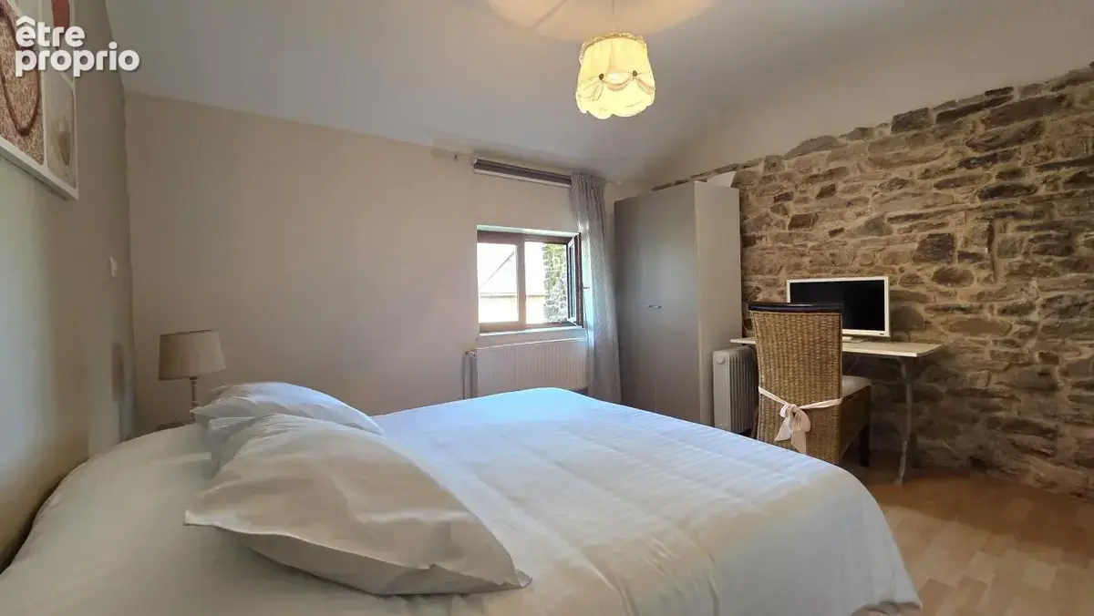 Grande propriété avec maison, hébergements et nombreuses possibilités d’exploitation, située à Mondrepuis - photo 17
