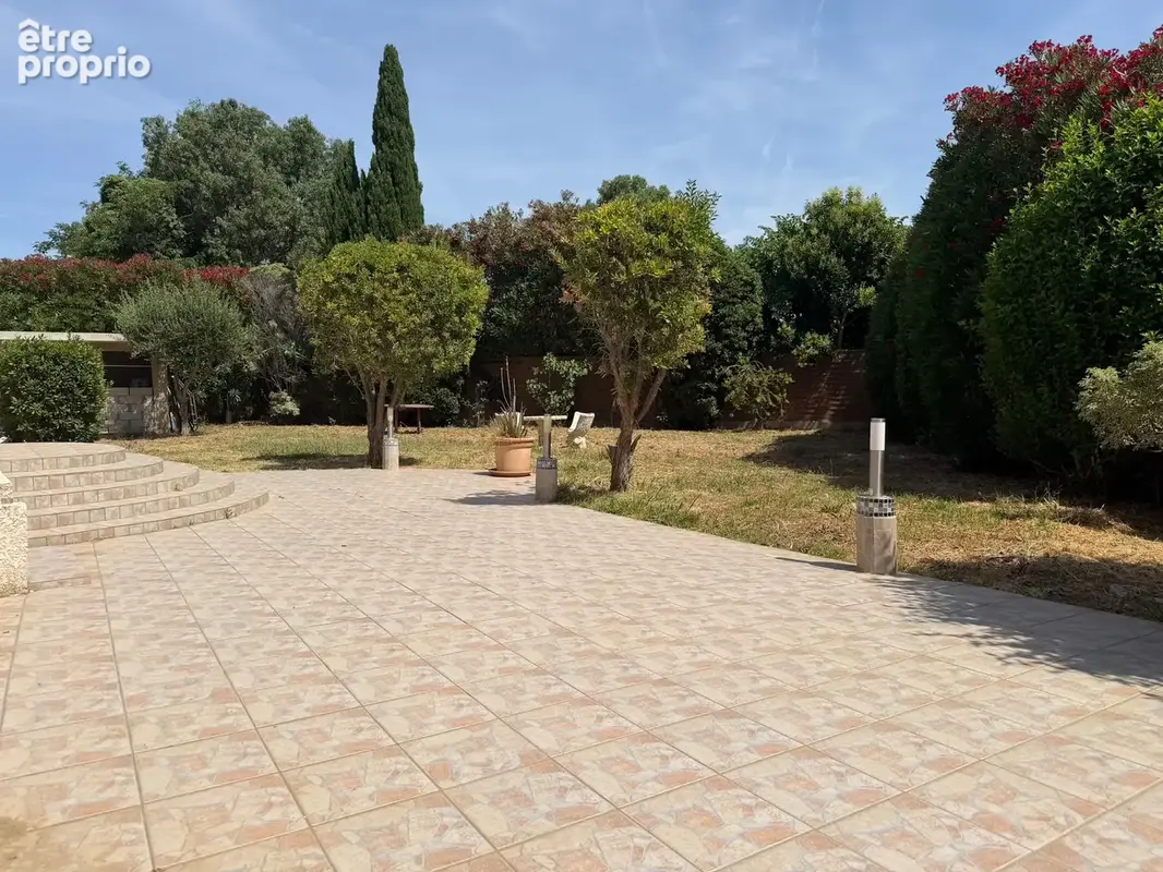 Une opportunité exceptionnelle : 175 m2 habitables sur un de terrain piscinable de 1380m2 - photo 2