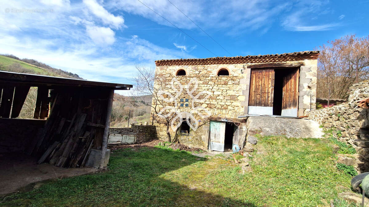 Maison à VILLENEUVE-D'ALLIER