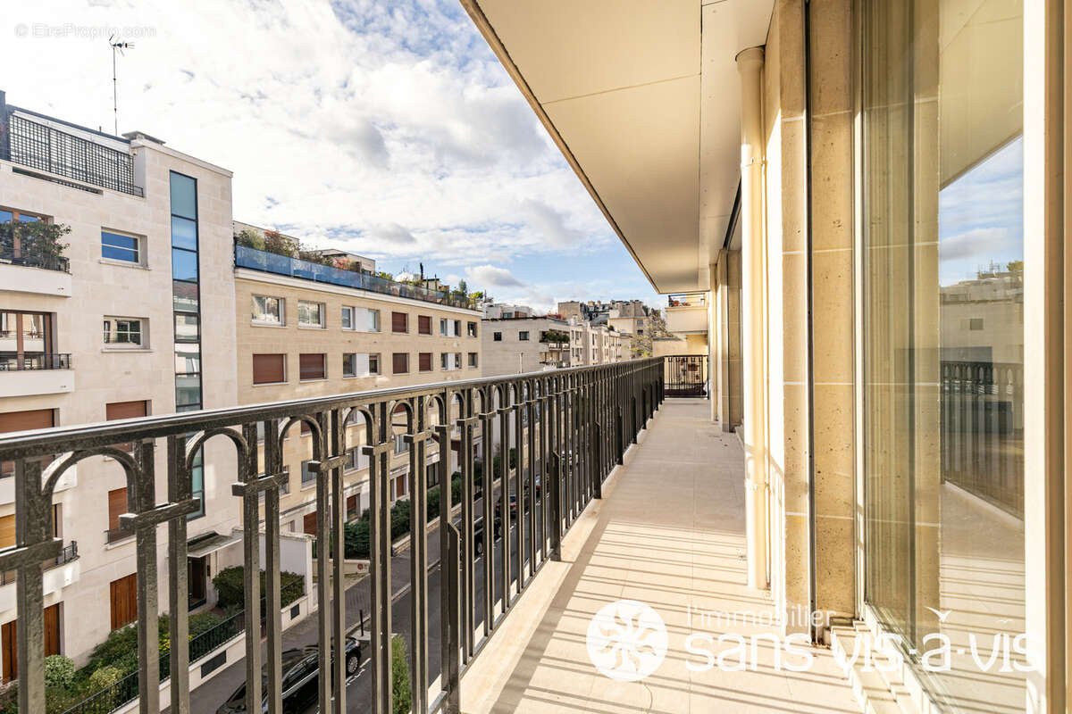 Appartement à NEUILLY-SUR-SEINE