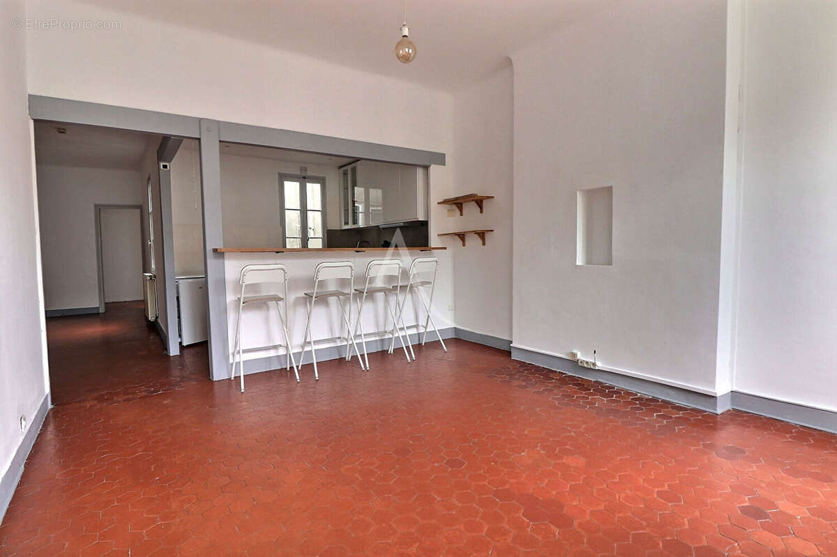Appartement à MARSEILLE-1E
