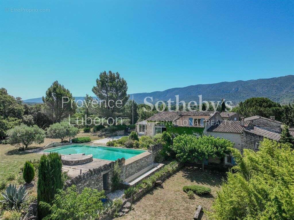 Un hameau sur son promontoire - photo 2