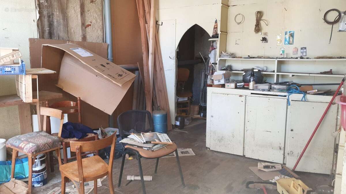 Commerce à SAINT-LEONARD-DE-NOBLAT