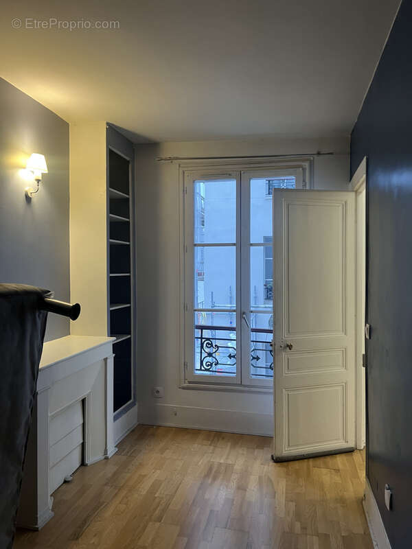 Appartement à PARIS-7E