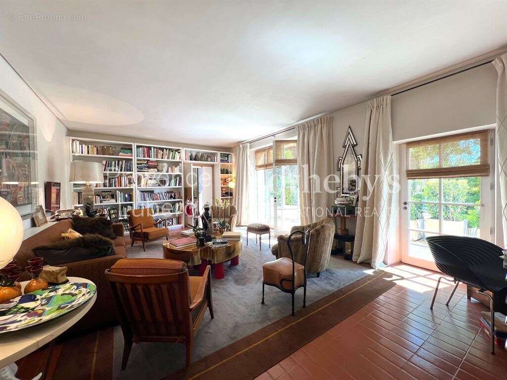 Maison à VAUGINES