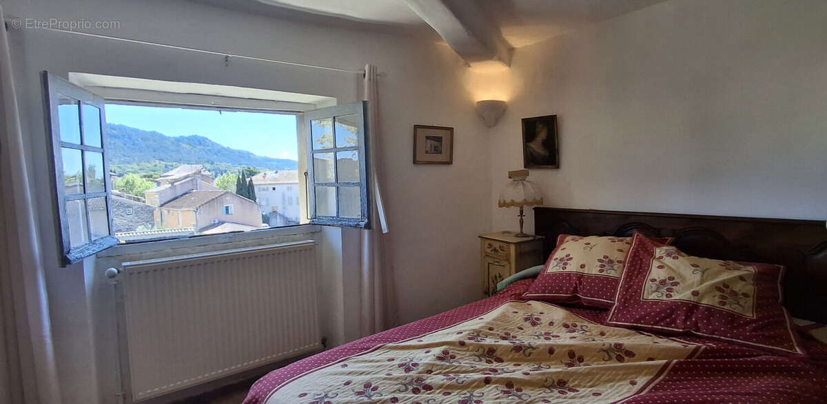 Maison à SAINT-PAUL-TROIS-CHATEAUX