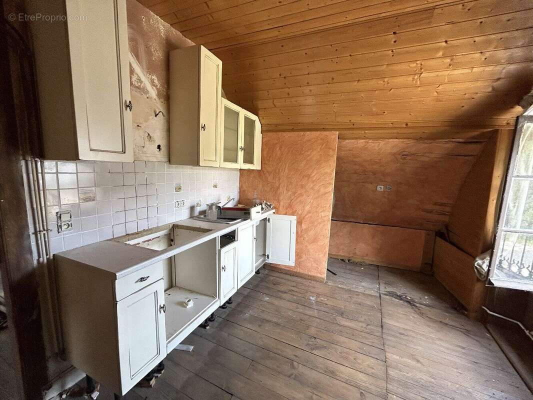 Maison avec 3 logements - st Martin Valmeroux - photo 7