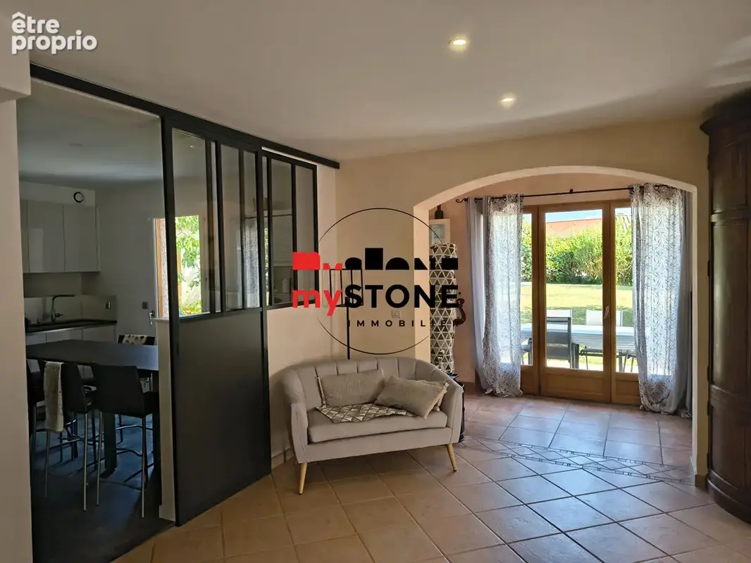 TREVOUX - Villa 164 m² 5 chambres avec piscine sur un terrain de 854 m² - photo 4