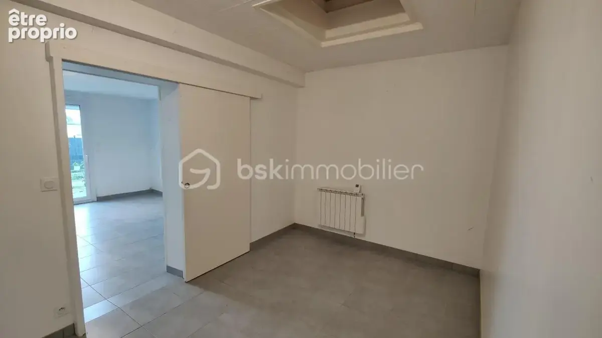 Radenac immeuble pour investisseur divisé en deux logements et un local professionnel - photo 7