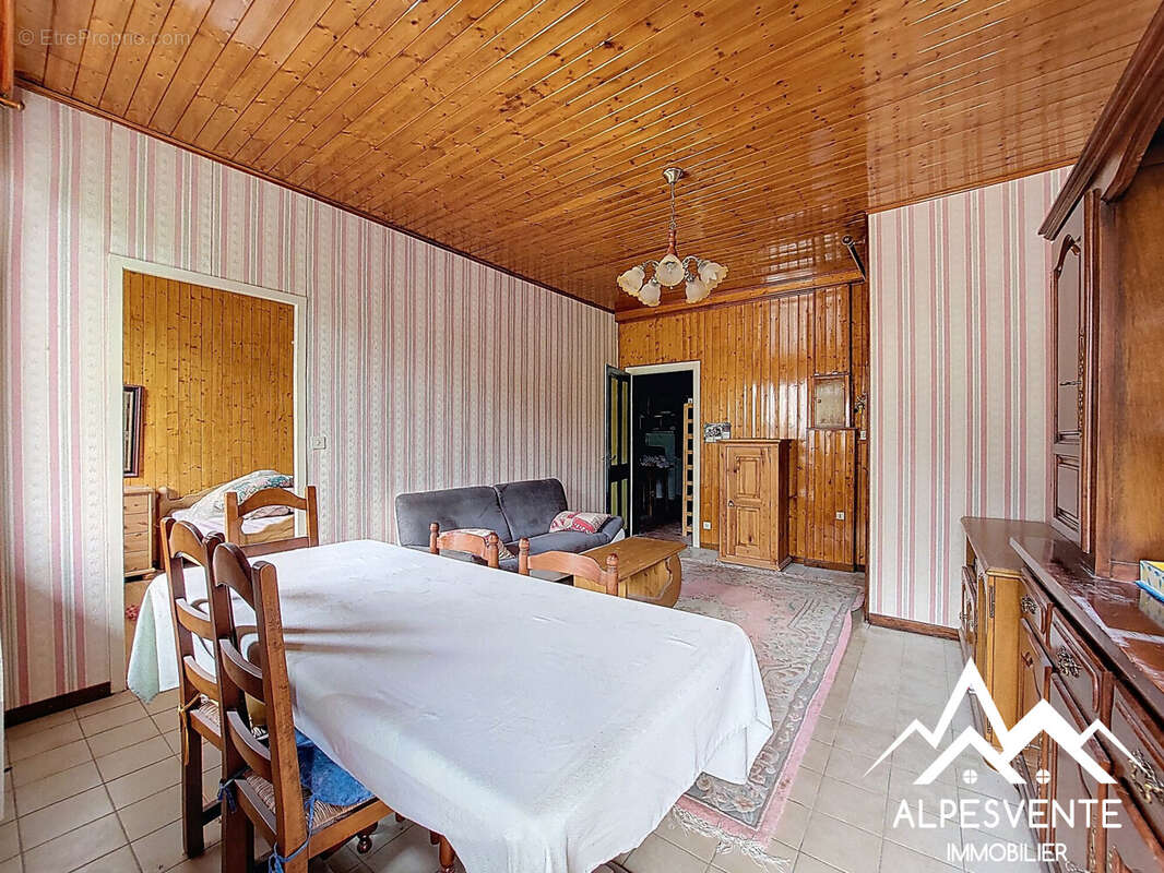 Appartement à LULLIN