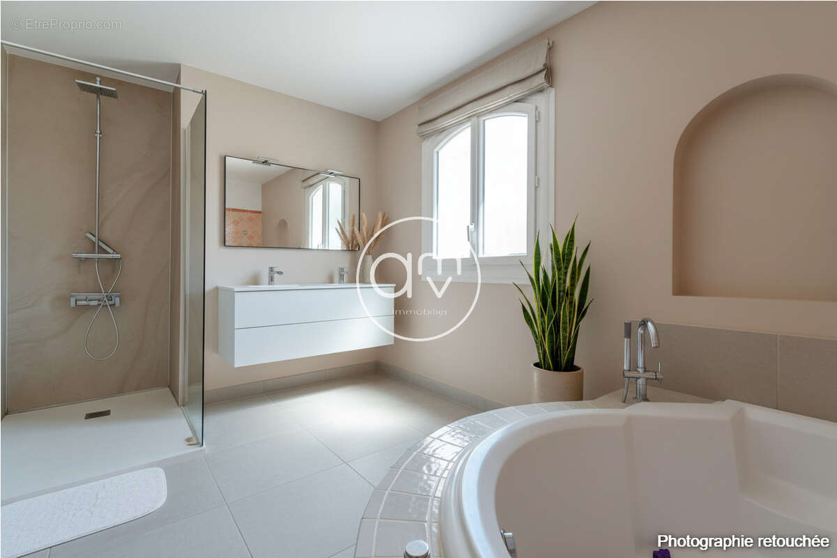 Carqueiranne - propriete de charme - piscine - parcelle 5200m2 - garage - photo 18