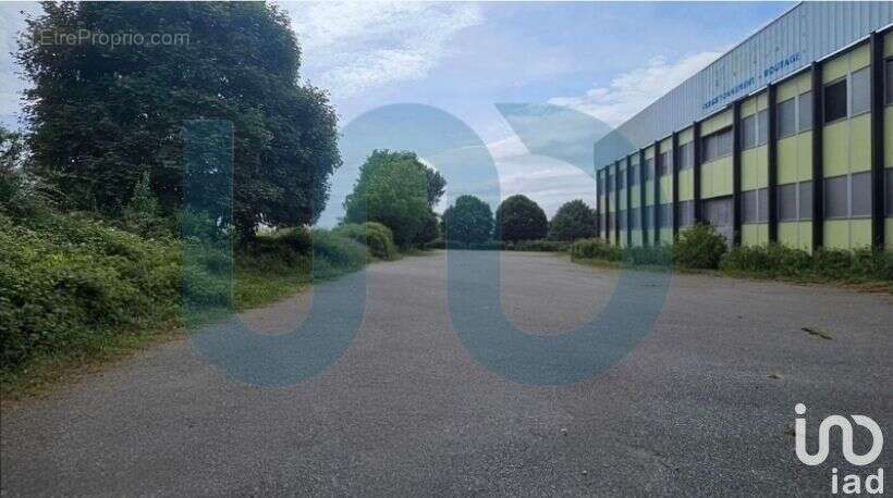 Photo 2 - Commerce à AMILLY