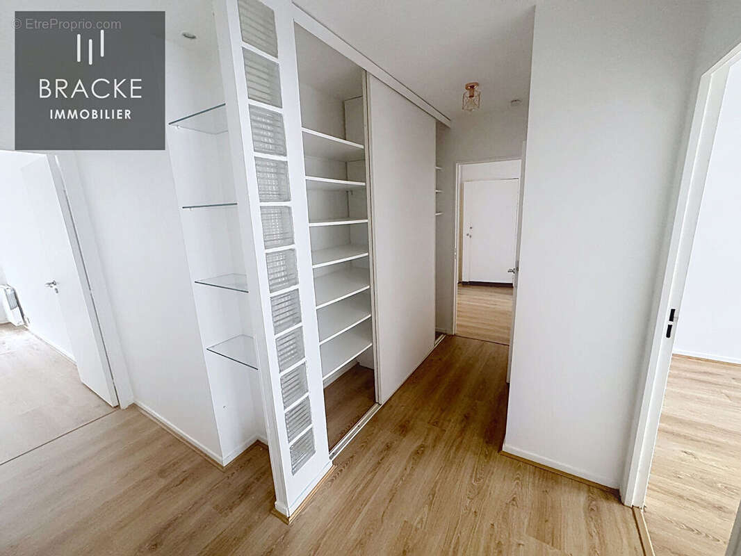 Appartement à COURBEVOIE