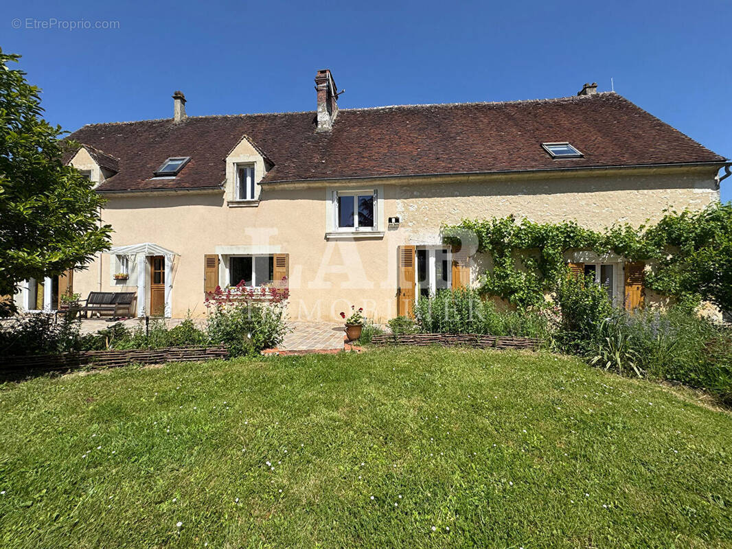 Maison à CONDE-SUR-HUISNE