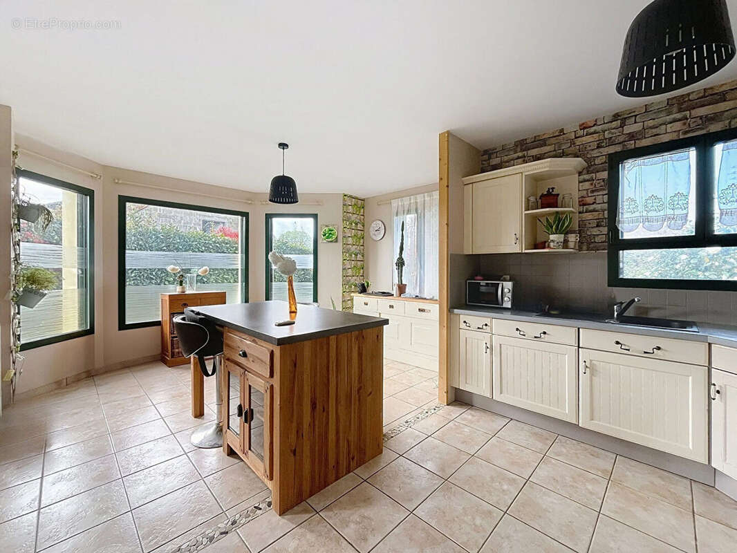 Maison à SAINT-MELOIR-DES-ONDES