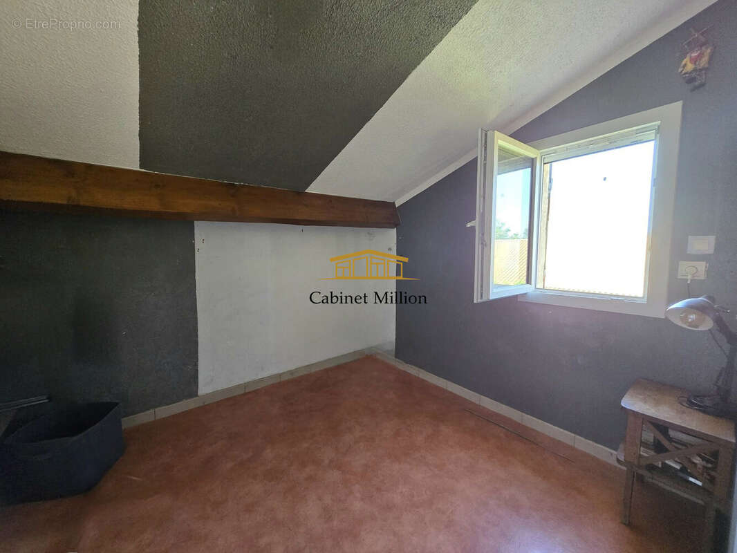 Maison à VIC-LA-GARDIOLE