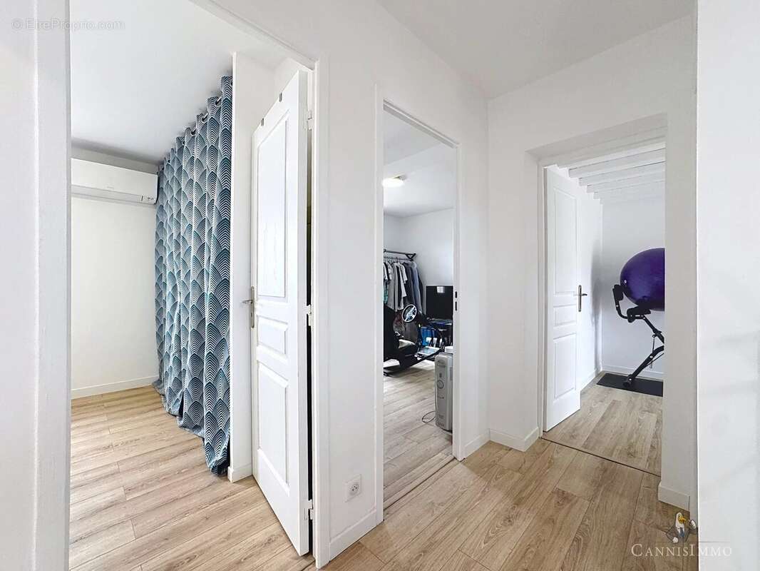 Maison à MANDELIEU-LA-NAPOULE