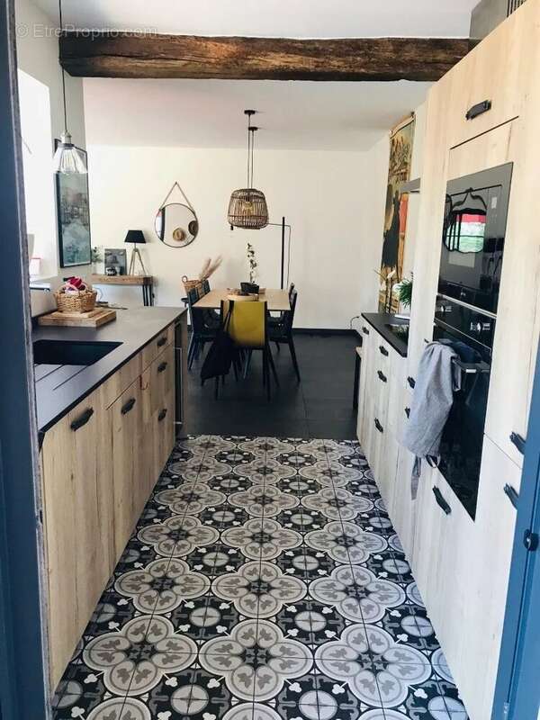 Maison à SAUGNAC-ET-CAMBRAN